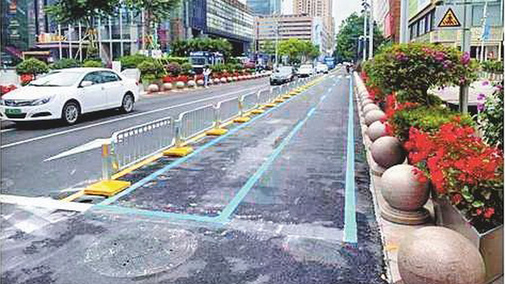非機動車該向誰“要”路權？